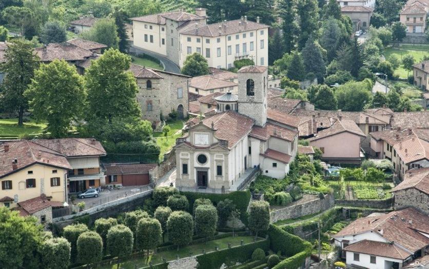Il Piazzolo, Un Angolo Di Storia Carobbio degli Angeli Room photo