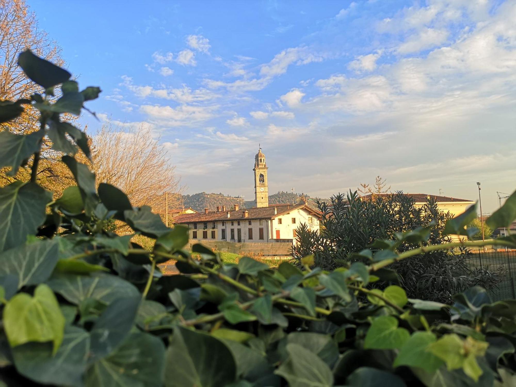 Il Piazzolo, Un Angolo Di Storia Carobbio degli Angeli Exterior photo
